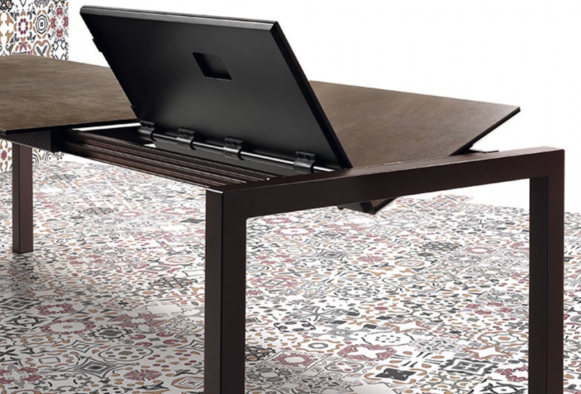 Table Julia, Mobliberica